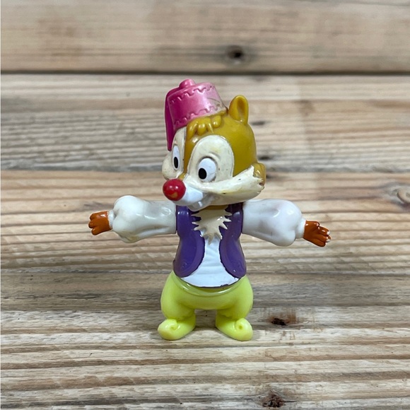 Disney Epcot Center Chip N Dale Rescue Ranger Chipmunk Figure Fez Hat Animal Toy - Picture 1 of 6